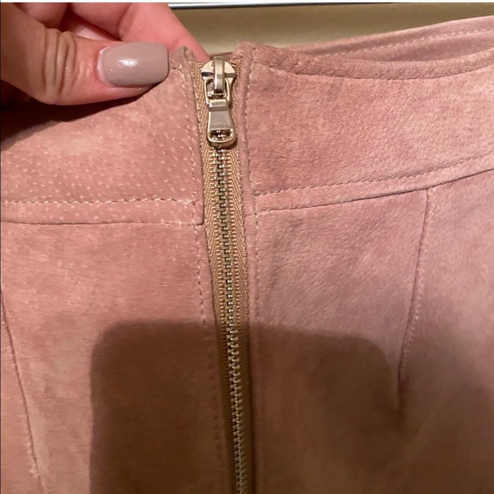 SOLD!!!  HM real suede dusty pink skirt - Picture 3 of 5
